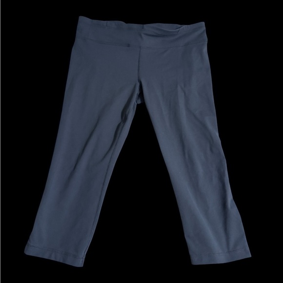 Under Armour Pants - Slate Gray cropped Under Armour Leggings Lg